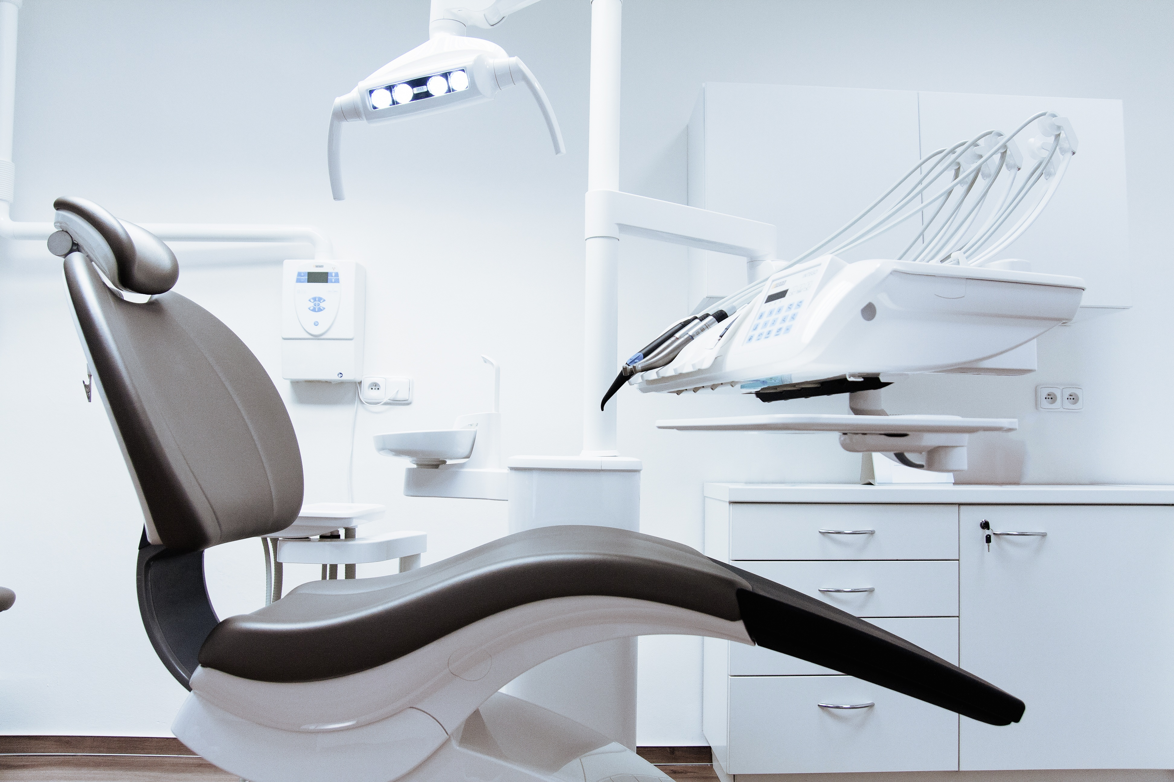 Alcohol wipes destroy dental chairs